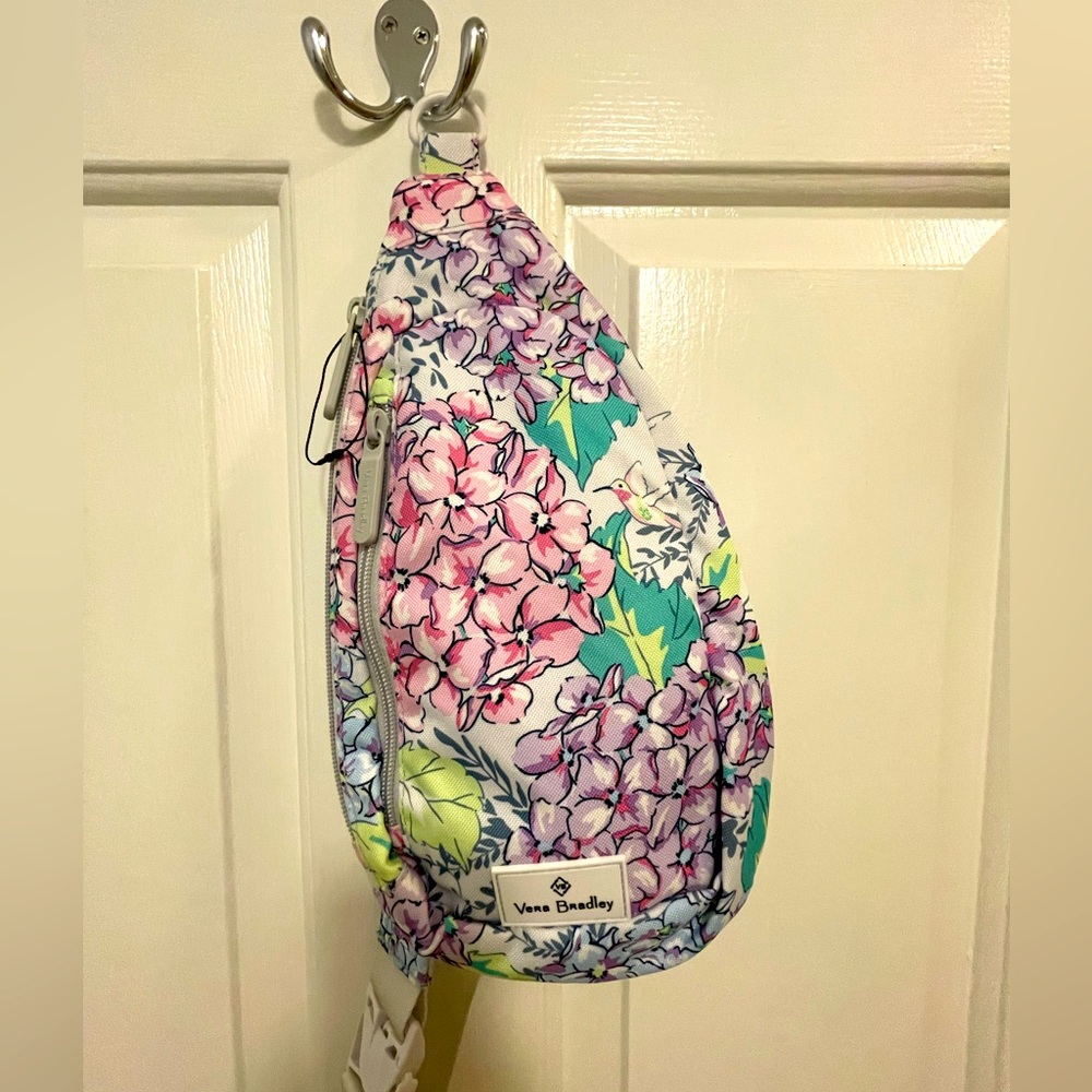 NWOT Vera Bradley hydrangeas belt/sling bag